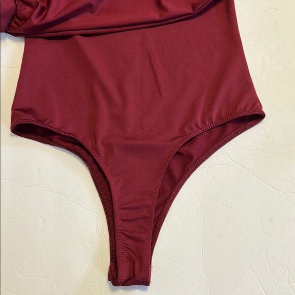LULU'S X-Small Burgundy One-Shoulder Long Sleeve Bodysuit Majorly Confident - Picture 6 of 7